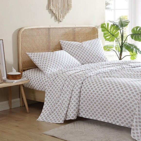 🆕King Bed Sheet White Medium Weight Matching Pillowcases Soft & Wrinkle Bed Set - Picture 7 of 7